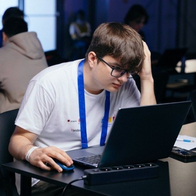Дмитрий Елисеев